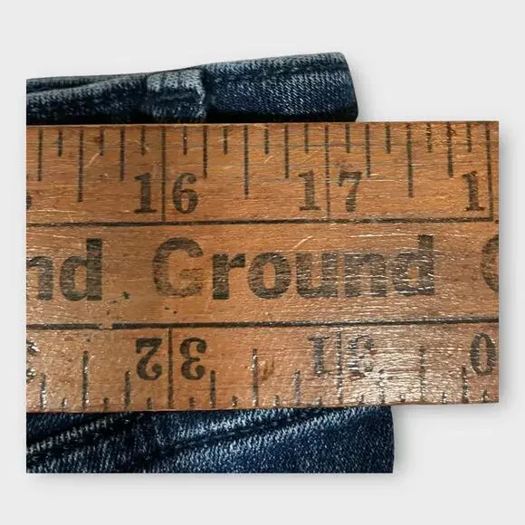 Mossimo Mid-Rise Super Stretch Bermuda Denim Shorts Women’s Size 14/32 Rolled - Picture 4 of 5